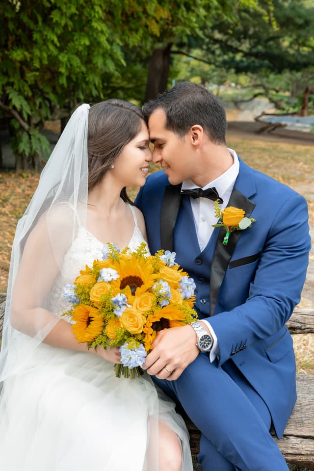 Wedding couple in Central Park, Manhattan