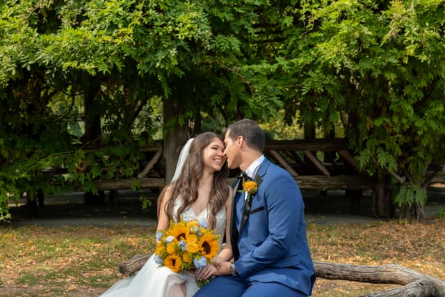 Wedding couple in Central Park, Manhattan