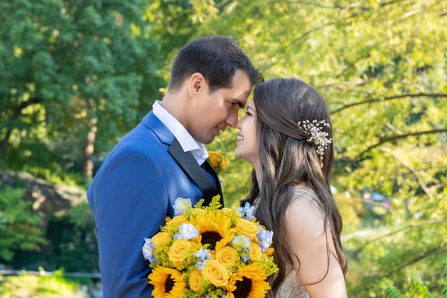 Wedding couple in Central Park, Manhattan