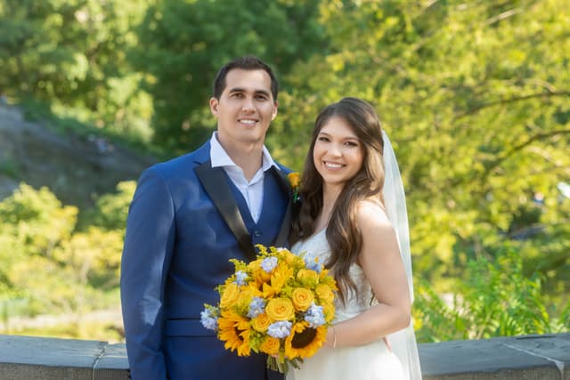 Wedding couple in Central Park, Manhattan