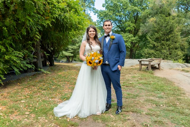 Wedding couple in Central Park, Manhattan